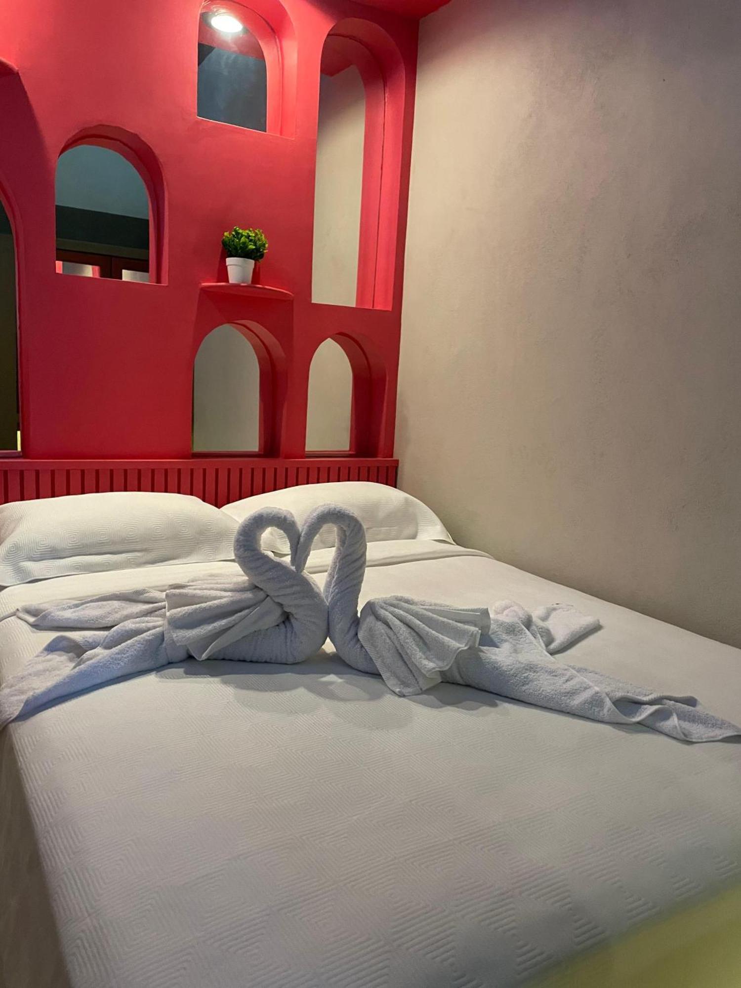 Hostal Poquito A Poquito 바야돌리드 외부 사진