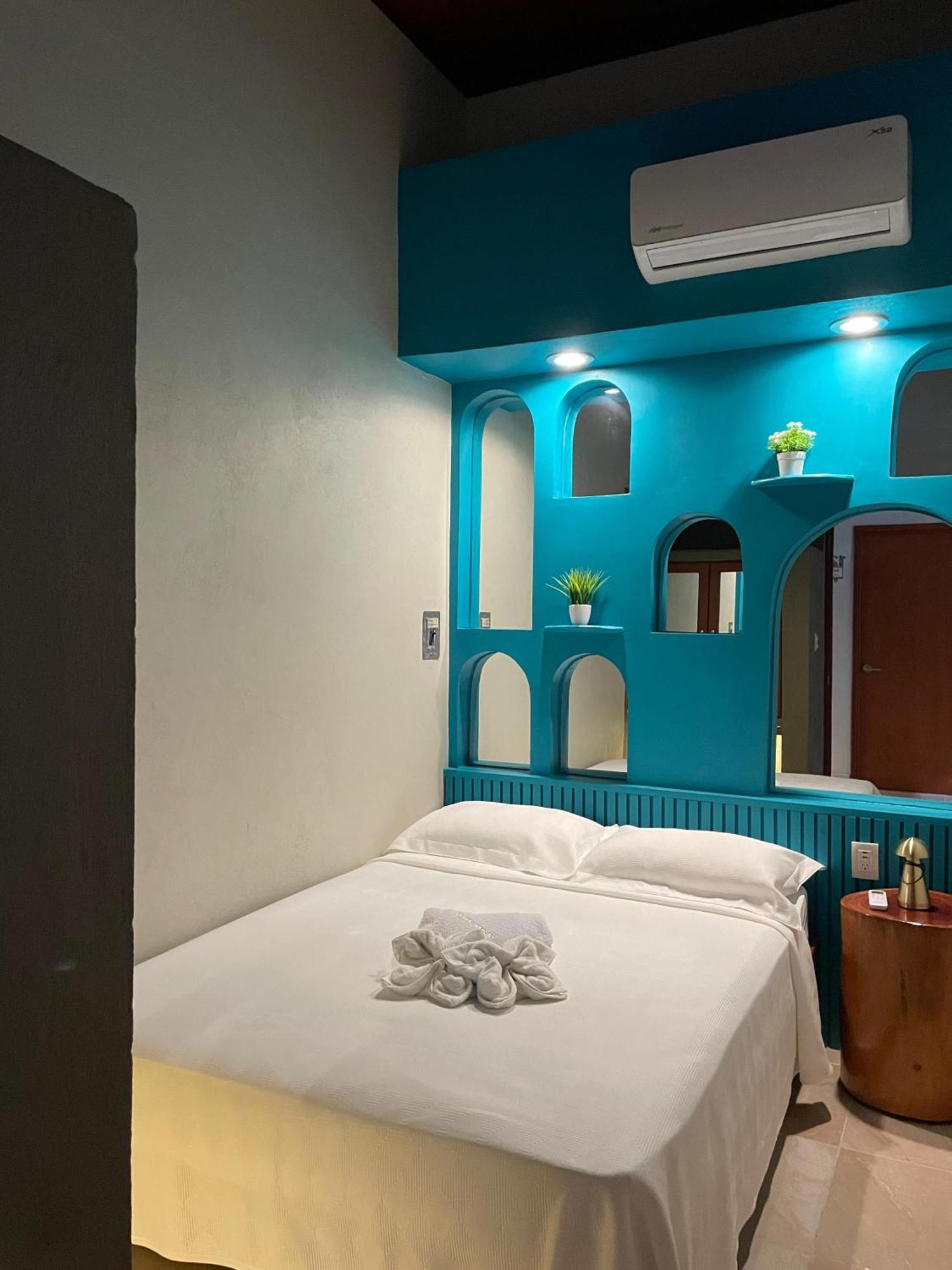 Hostal Poquito A Poquito 바야돌리드 외부 사진