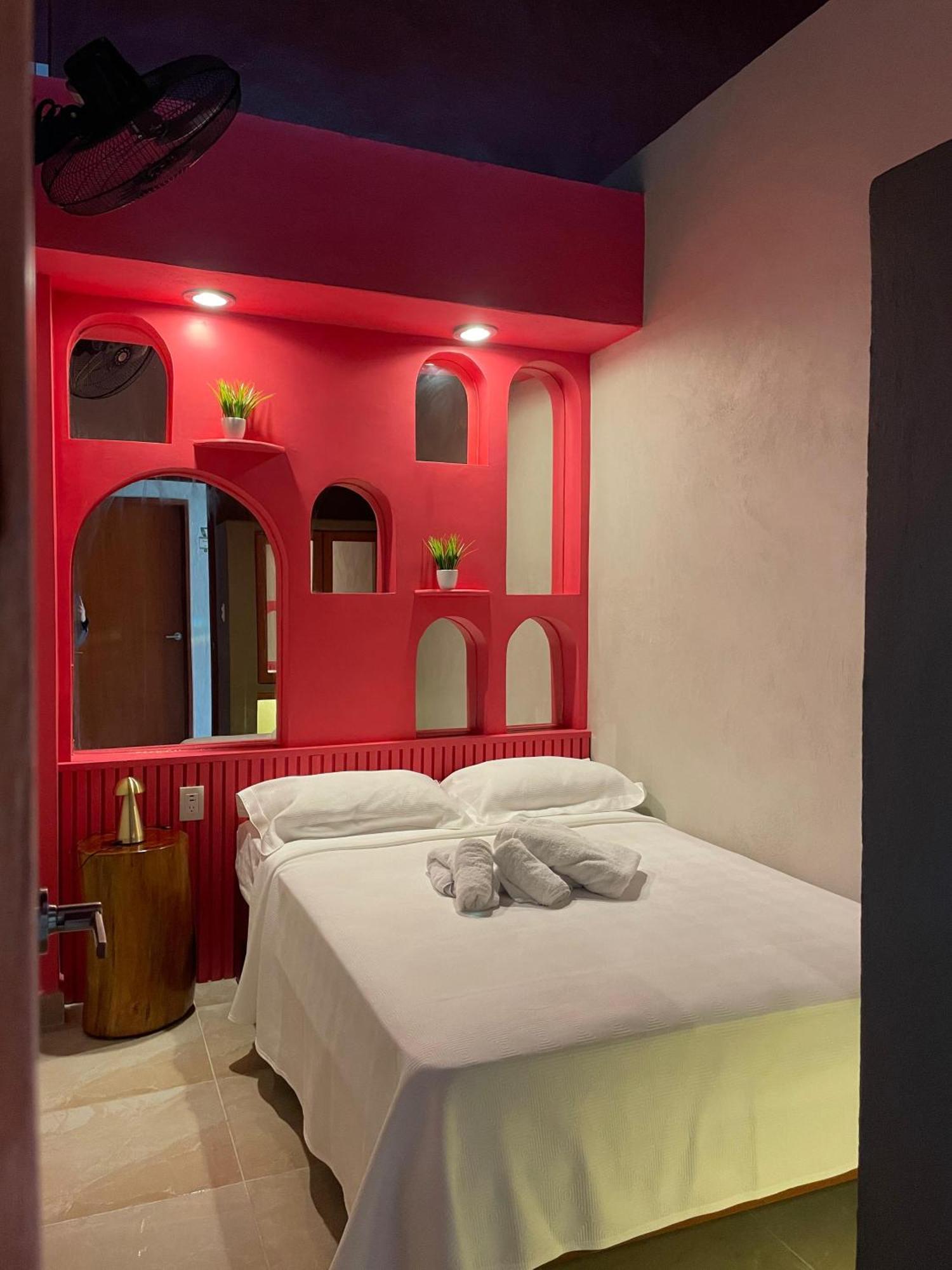 Hostal Poquito A Poquito 바야돌리드 외부 사진