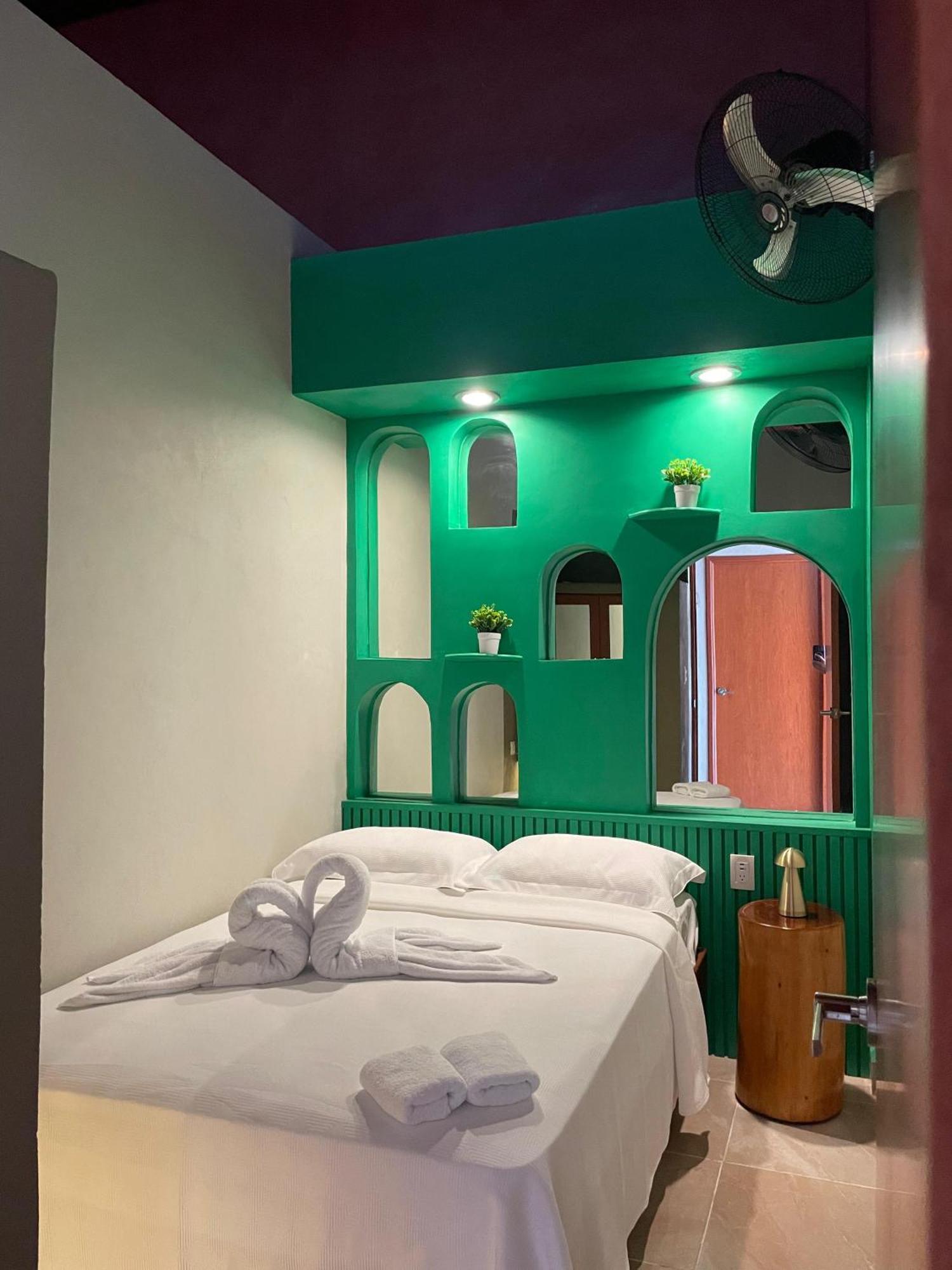 Hostal Poquito A Poquito 바야돌리드 외부 사진