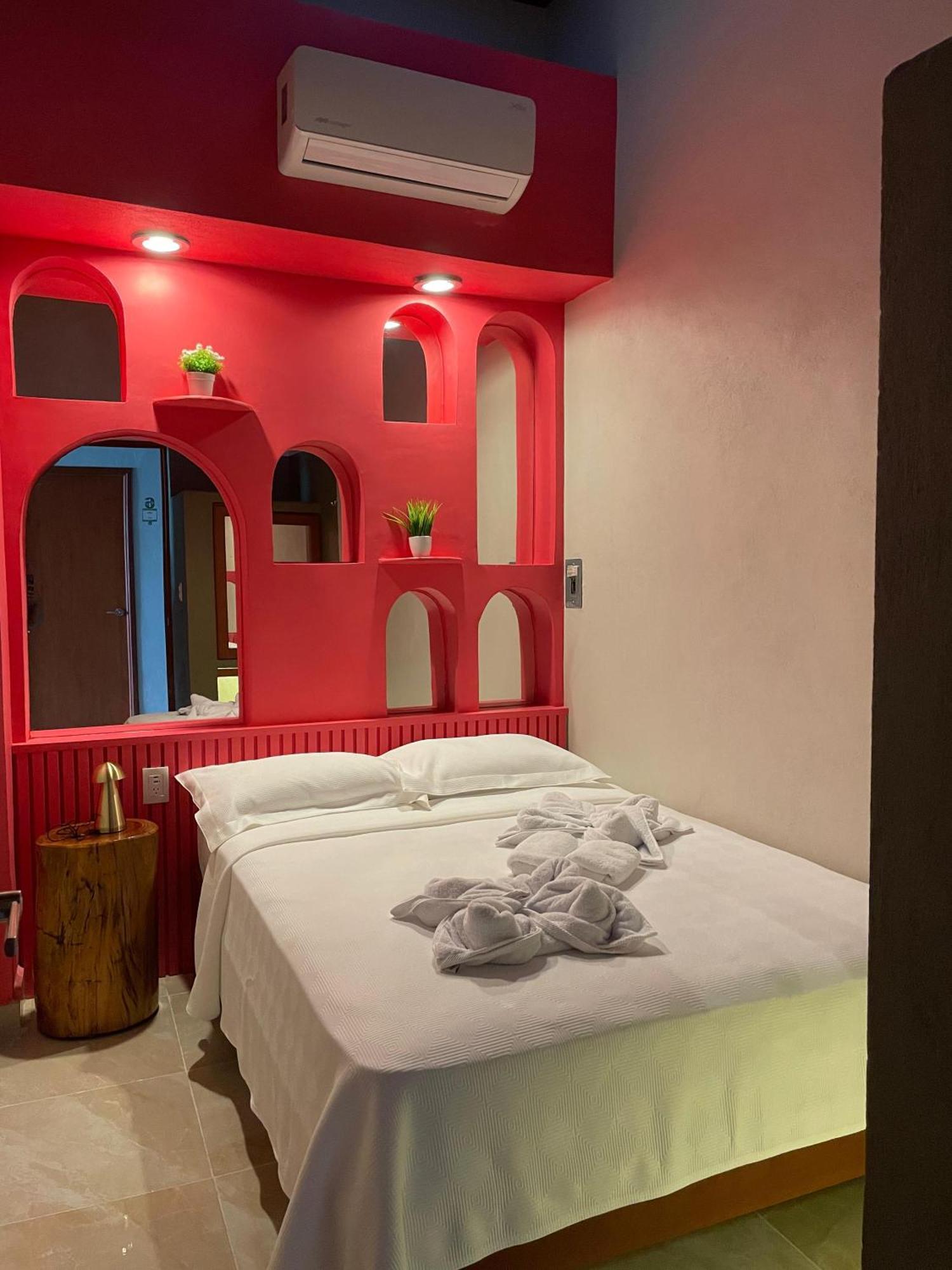 Hostal Poquito A Poquito 바야돌리드 외부 사진